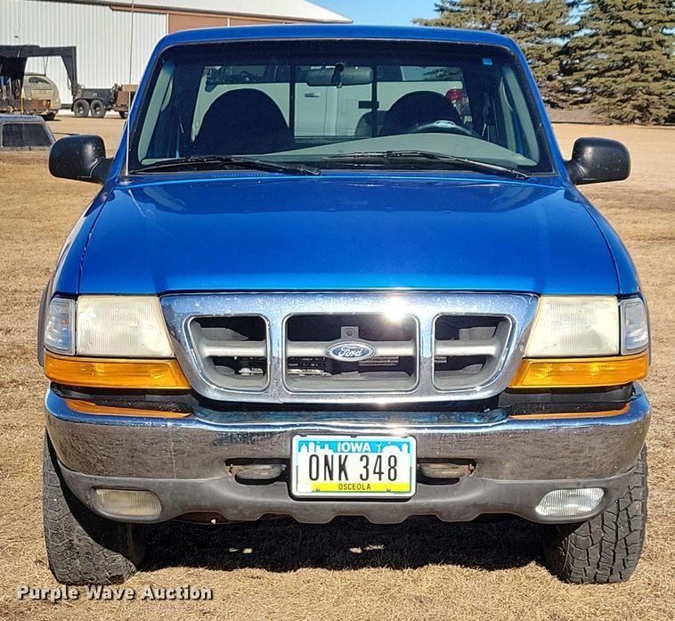 image for item NB9856 1998 Ford Ranger XLT SuperCab pickup truck