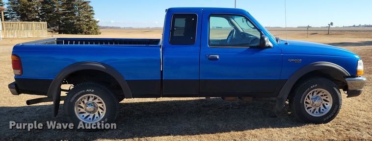 image for item NB9856 1998 Ford Ranger XLT SuperCab pickup truck
