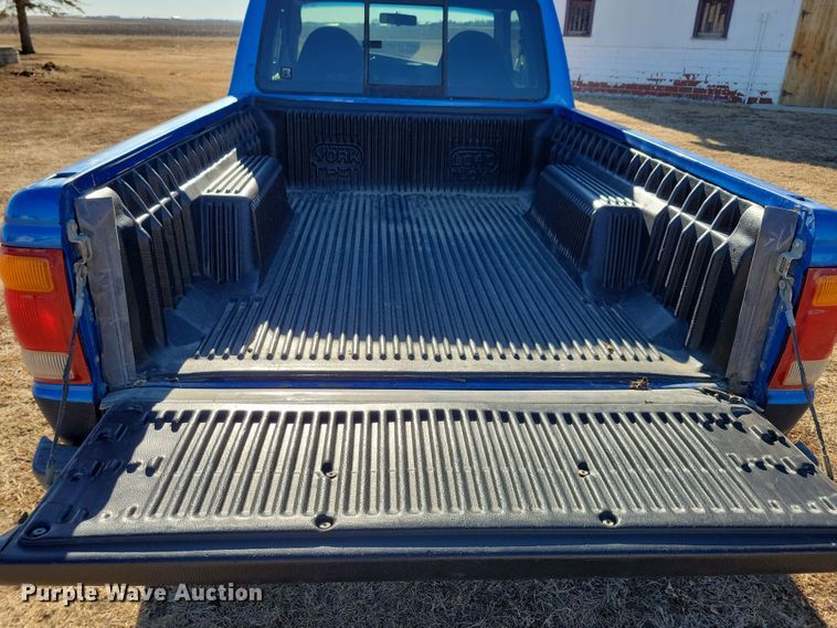 image for item NB9856 1998 Ford Ranger XLT SuperCab pickup truck