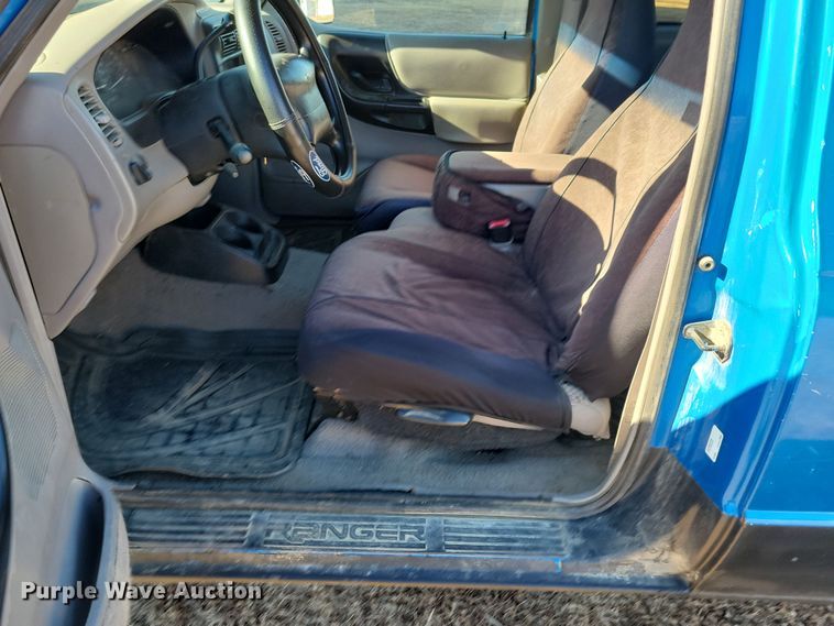 image for item NB9856 1998 Ford Ranger XLT SuperCab pickup truck