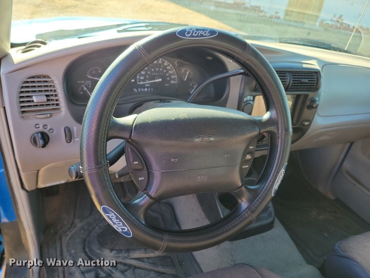 image for item NB9856 1998 Ford Ranger XLT SuperCab pickup truck