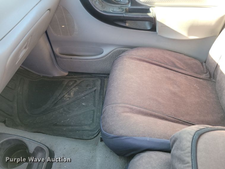 image for item NB9856 1998 Ford Ranger XLT SuperCab pickup truck