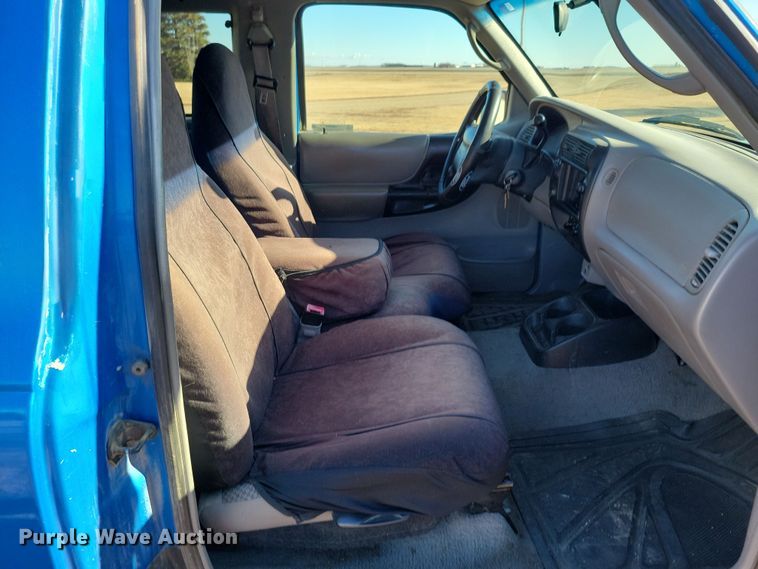 image for item NB9856 1998 Ford Ranger XLT SuperCab pickup truck