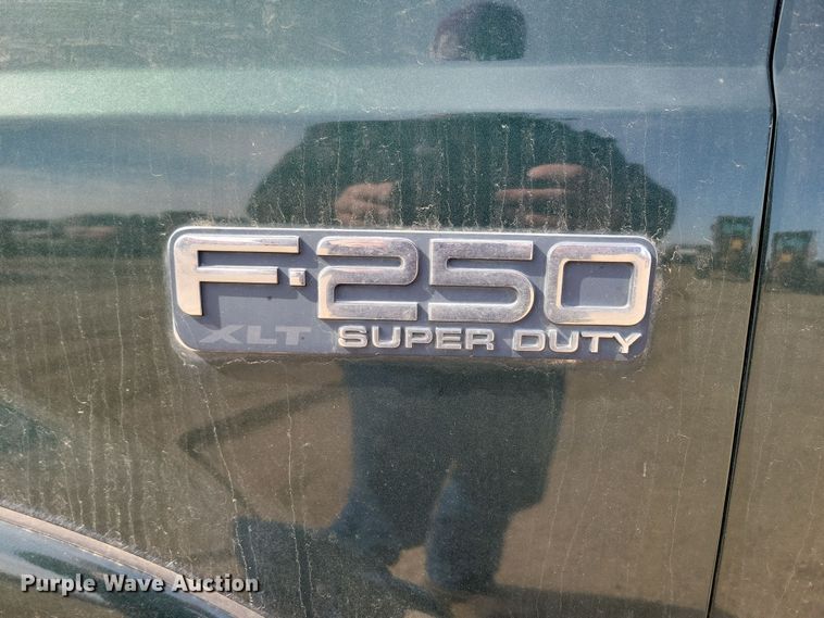 image for item NB9874 2002 Ford F250 Super Duty Crew Cab pickup truck