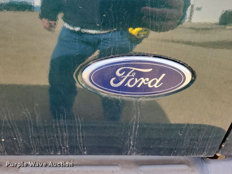 image for item NB9874 2002 Ford F250 Super Duty Crew Cab pickup truck