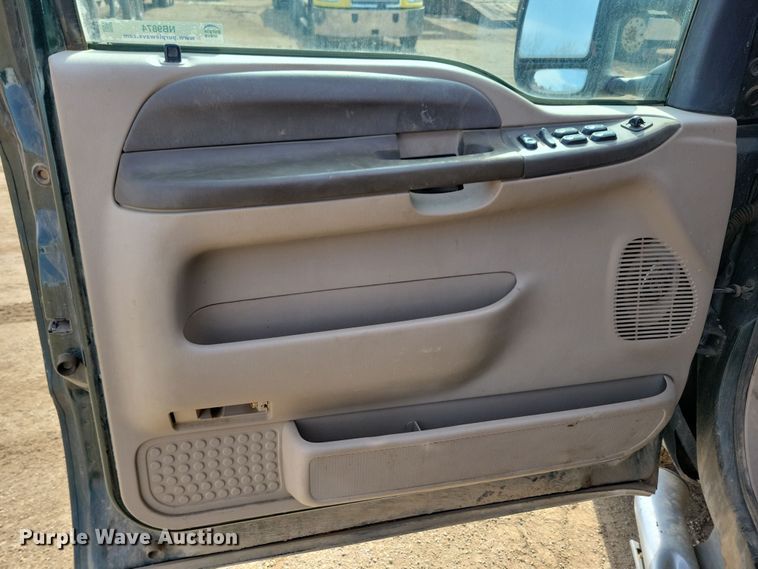 image for item NB9874 2002 Ford F250 Super Duty Crew Cab pickup truck