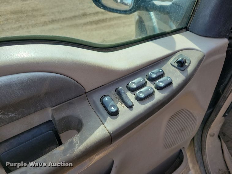 image for item NB9874 2002 Ford F250 Super Duty Crew Cab pickup truck