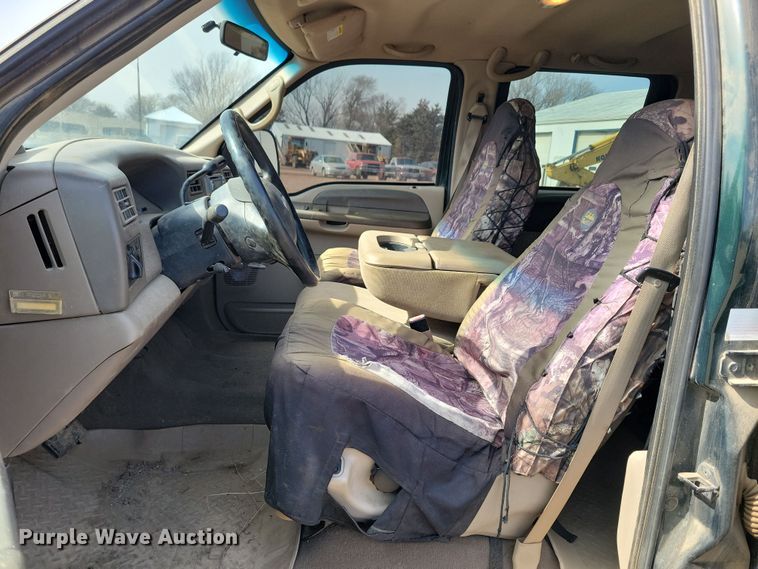 image for item NB9874 2002 Ford F250 Super Duty Crew Cab pickup truck