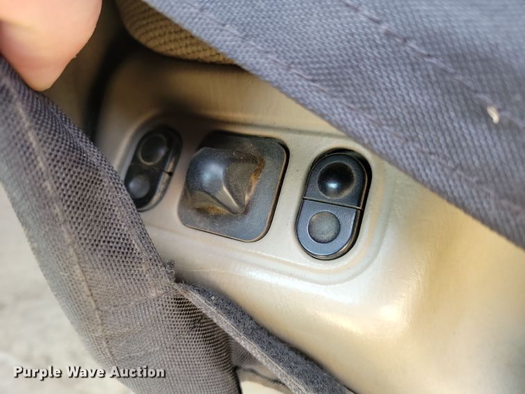 image for item NB9874 2002 Ford F250 Super Duty Crew Cab pickup truck