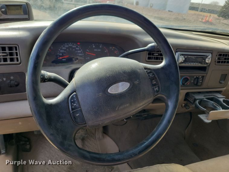 image for item NB9874 2002 Ford F250 Super Duty Crew Cab pickup truck