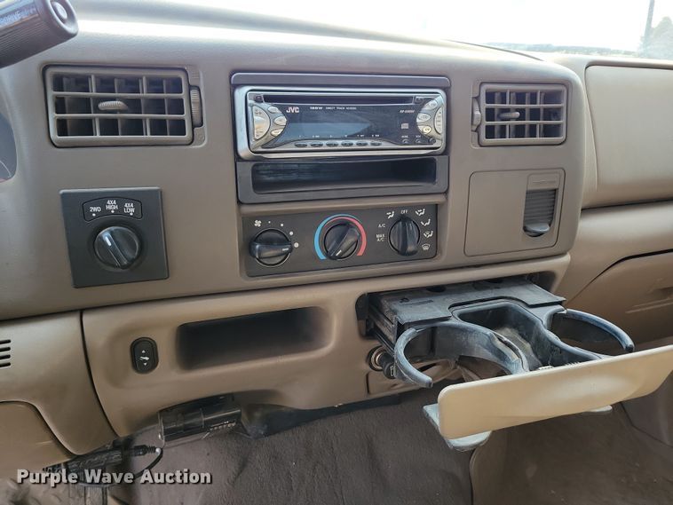 image for item NB9874 2002 Ford F250 Super Duty Crew Cab pickup truck