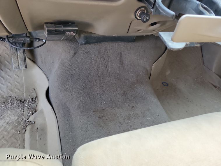 image for item NB9874 2002 Ford F250 Super Duty Crew Cab pickup truck