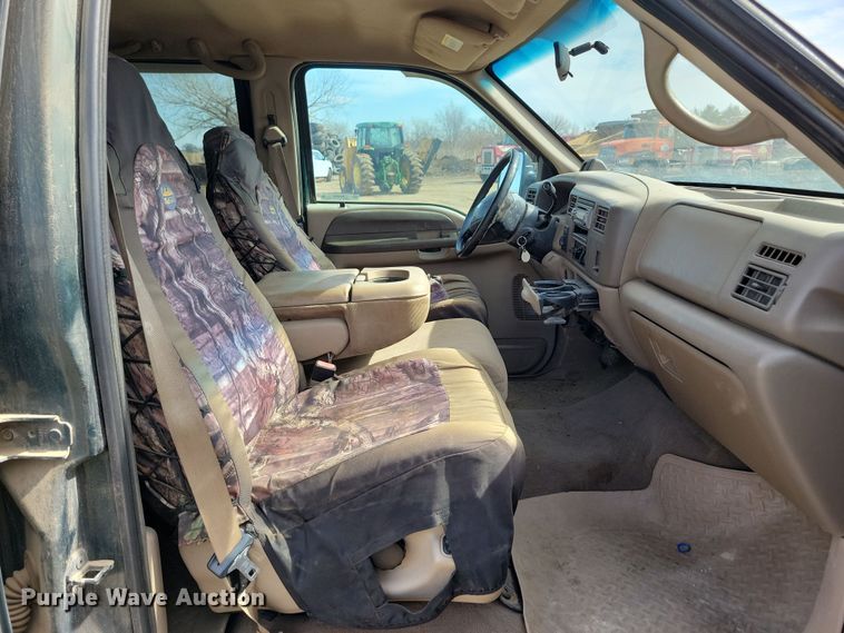 image for item NB9874 2002 Ford F250 Super Duty Crew Cab pickup truck