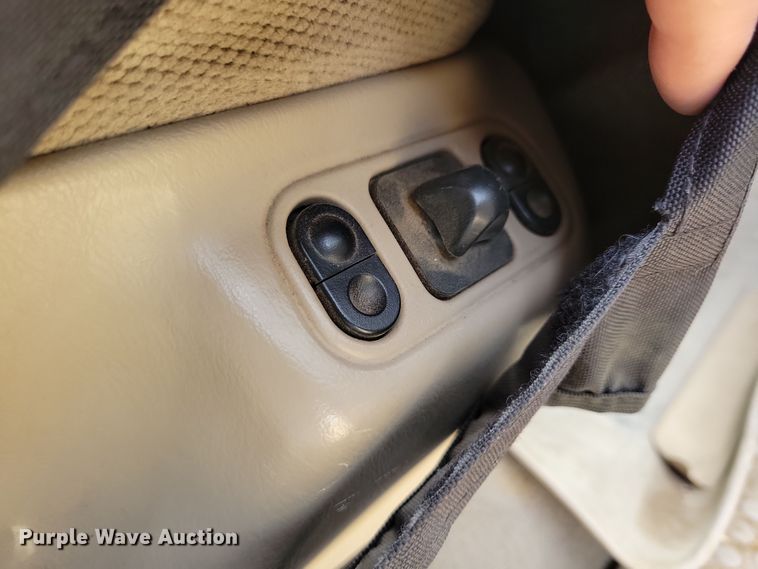 image for item NB9874 2002 Ford F250 Super Duty Crew Cab pickup truck