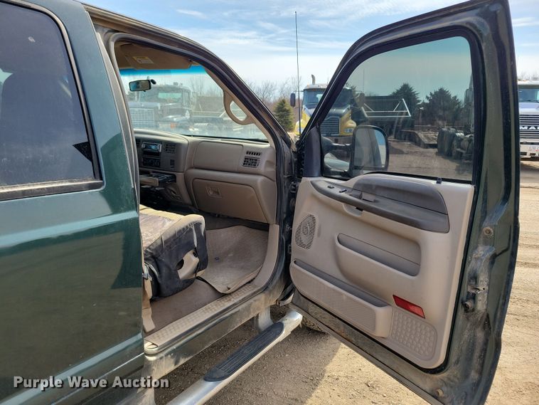 image for item NB9874 2002 Ford F250 Super Duty Crew Cab pickup truck