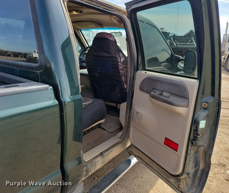 image for item NB9874 2002 Ford F250 Super Duty Crew Cab pickup truck