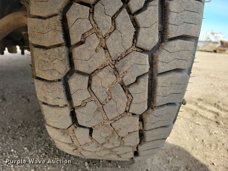 image for item NB9874 2002 Ford F250 Super Duty Crew Cab pickup truck