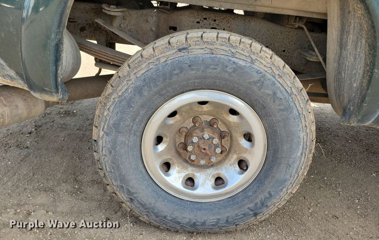 image for item NB9874 2002 Ford F250 Super Duty Crew Cab pickup truck