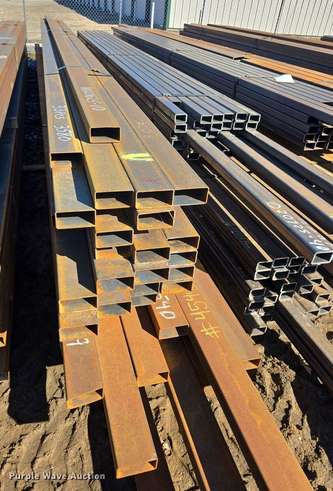 image for item NI9545 (75) pieces of metal