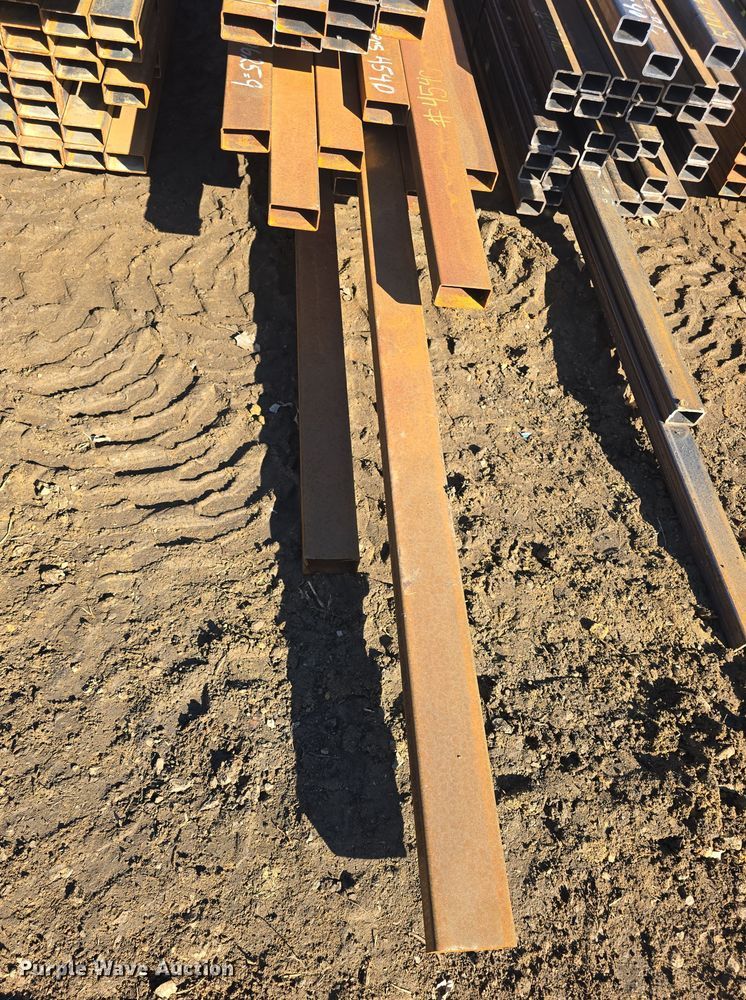 image for item NI9545 (75) pieces of metal