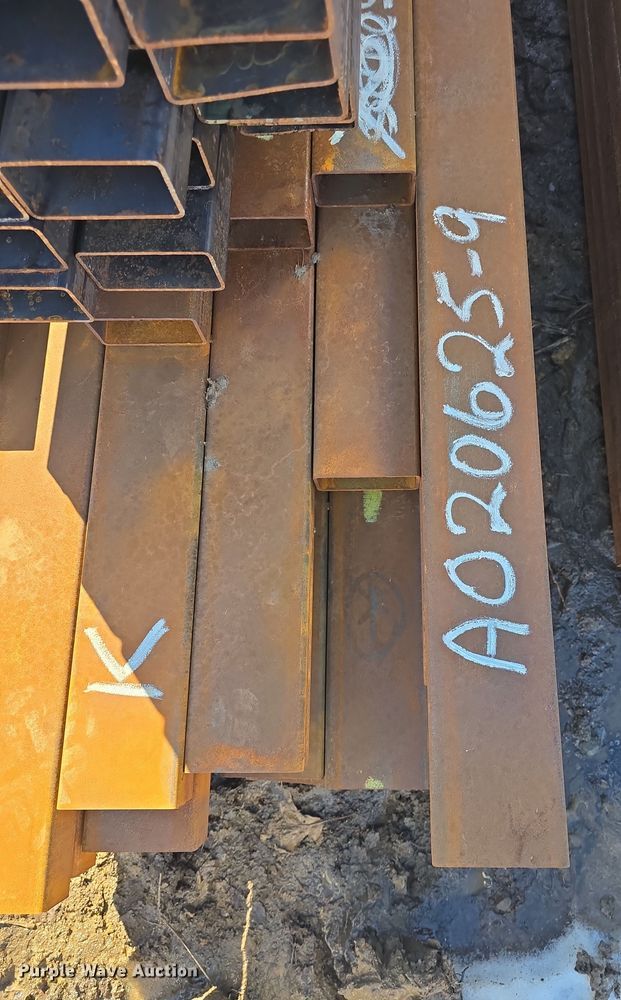 image for item NI9545 (75) pieces of metal