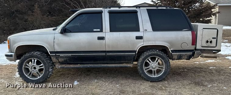image for item NN9585 1999 GMC Yukon SUV