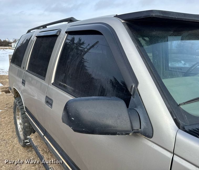 image for item NN9585 1999 GMC Yukon SUV