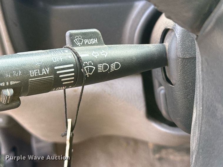 image for item NN9585 1999 GMC Yukon SUV