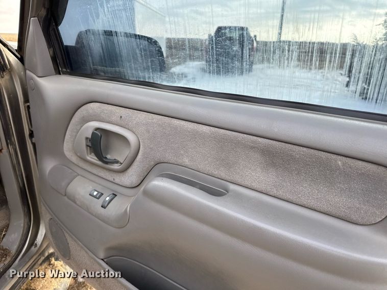 image for item NN9585 1999 GMC Yukon SUV