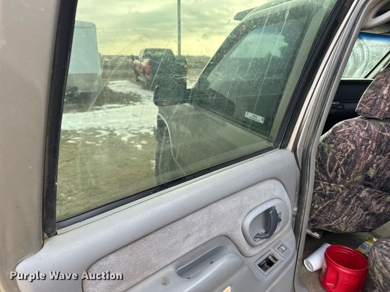 image for item NN9585 1999 GMC Yukon SUV