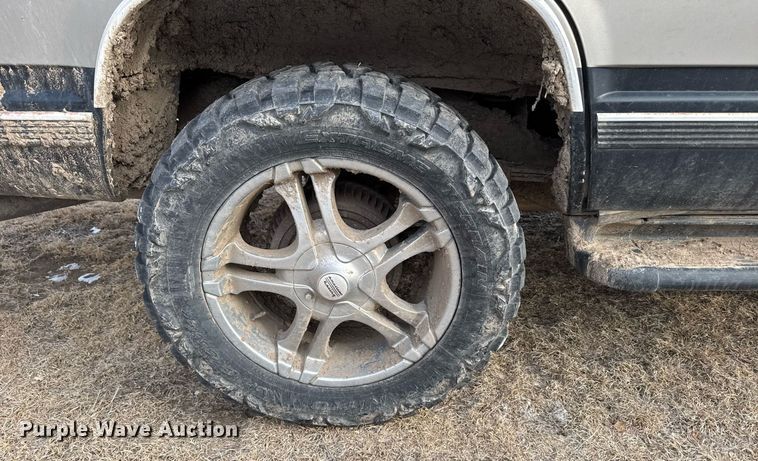 image for item NN9585 1999 GMC Yukon SUV