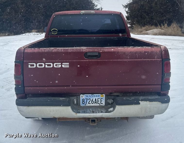 image for item NN9587 2000 Dodge Ram 1500 Club Cab pickup truck