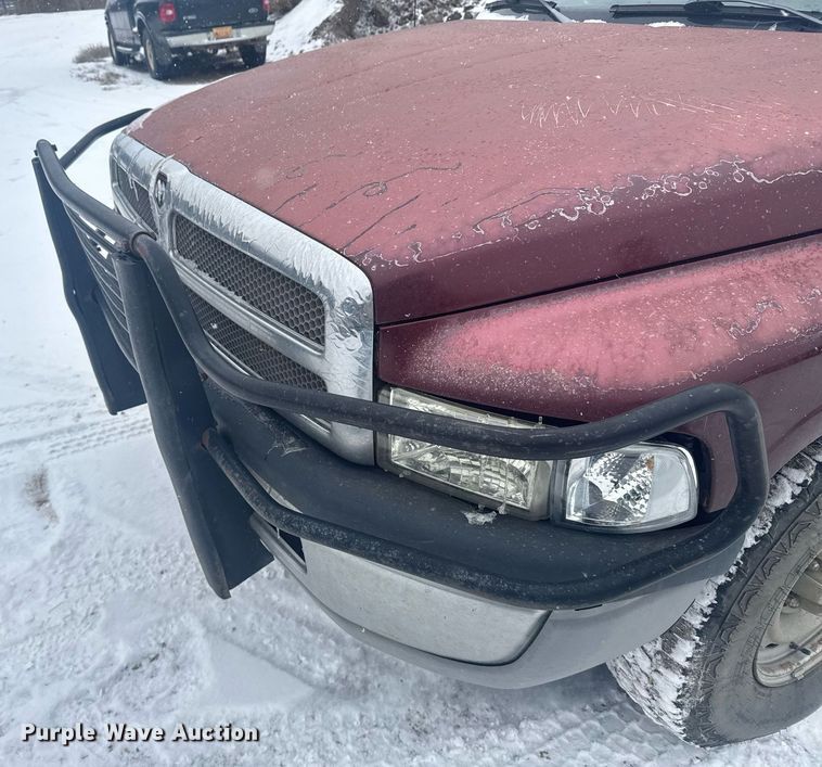 image for item NN9587 2000 Dodge Ram 1500 Club Cab pickup truck