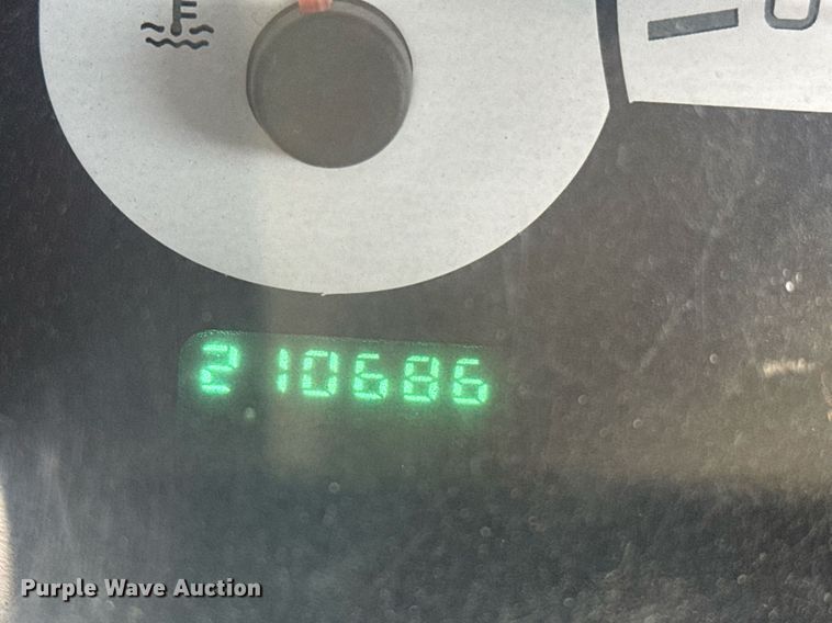 image for item NN9587 2000 Dodge Ram 1500 Club Cab pickup truck