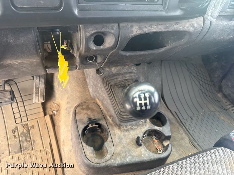 image for item NN9587 2000 Dodge Ram 1500 Club Cab pickup truck