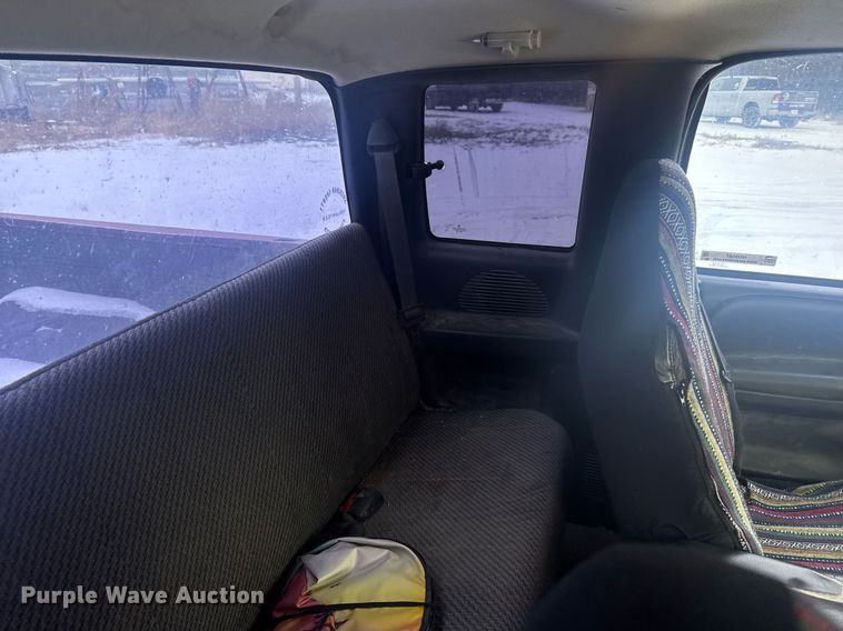 image for item NN9587 2000 Dodge Ram 1500 Club Cab pickup truck