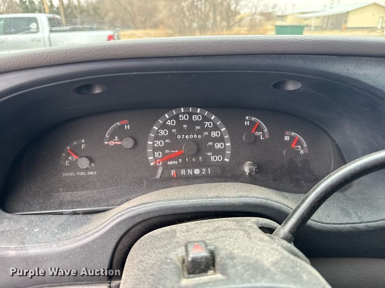 image for item NN9643 2002 Ford E350 ambulance