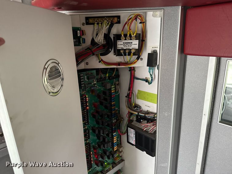 image for item NN9643 2002 Ford E350 ambulance