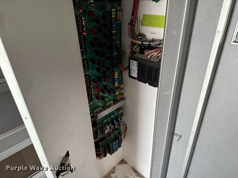 image for item NN9643 2002 Ford E350 ambulance