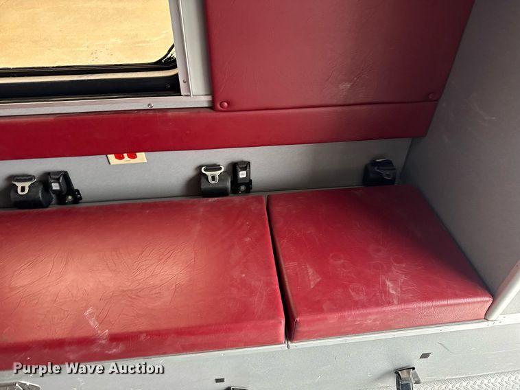 image for item NN9643 2002 Ford E350 ambulance