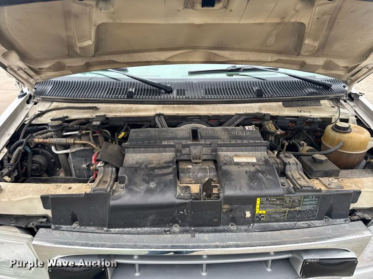 image for item NN9643 2002 Ford E350 ambulance