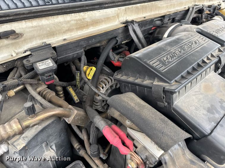 image for item NN9643 2002 Ford E350 ambulance