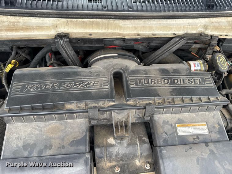 image for item NN9643 2002 Ford E350 ambulance