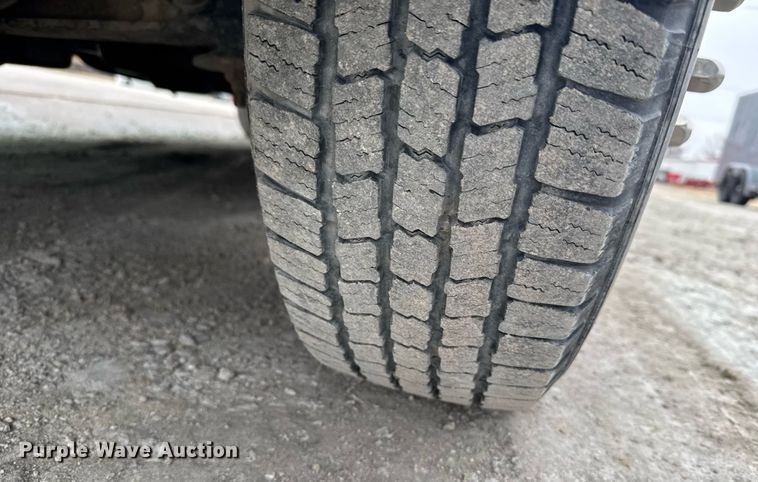 image for item NN9643 2002 Ford E350 ambulance