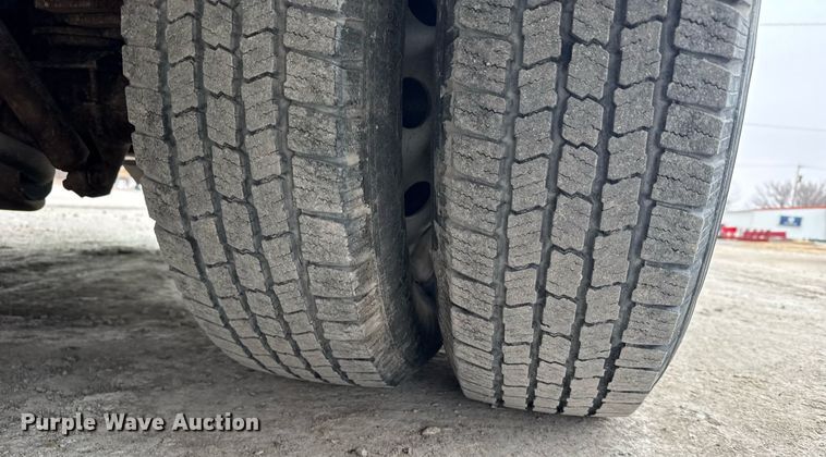 image for item NN9643 2002 Ford E350 ambulance