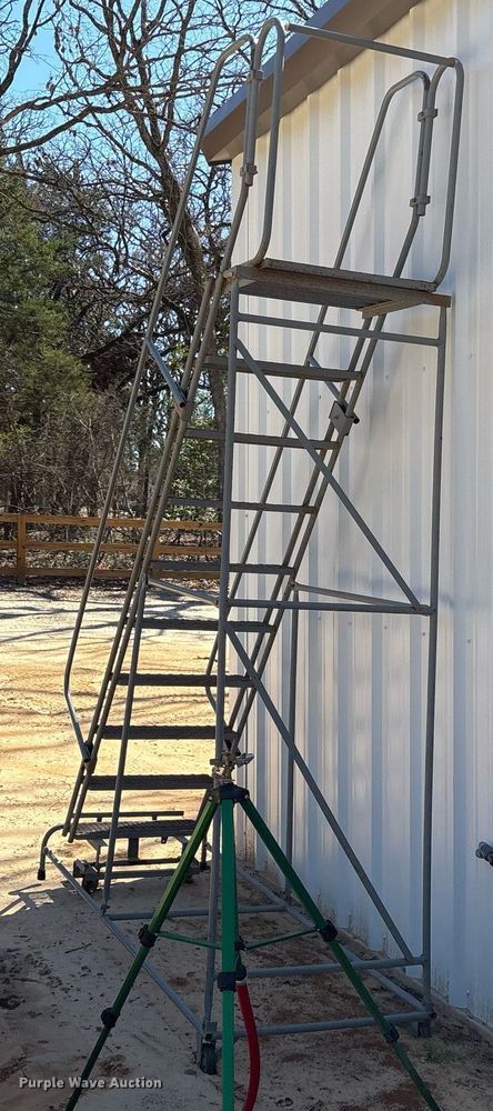 image for item OB9410 Uline rolling stairs