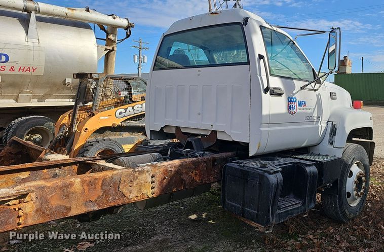 image for item OJ9262 1998 Chevrolet C7500 truck cab and chassis