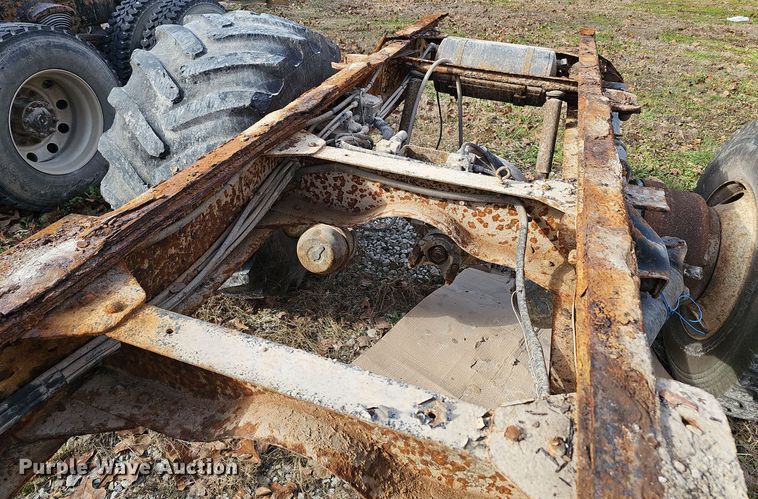 image for item OJ9262 1998 Chevrolet C7500 truck cab and chassis