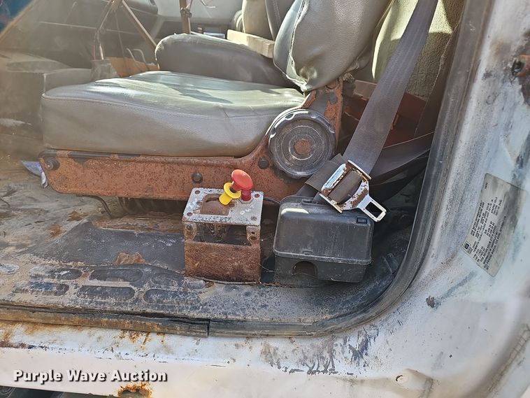 image for item OJ9262 1998 Chevrolet C7500 truck cab and chassis