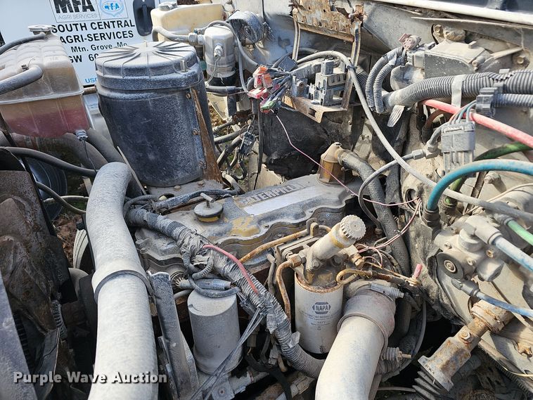 image for item OJ9262 1998 Chevrolet C7500 truck cab and chassis